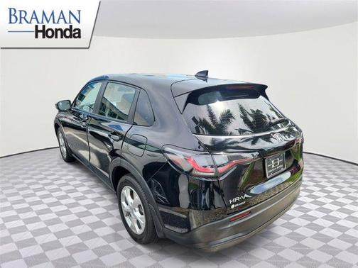 Crystal Black Pearl 2023 Honda HR-V LX