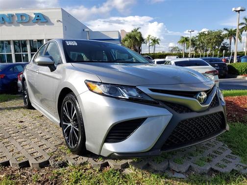 2020 Toyota Camry SE