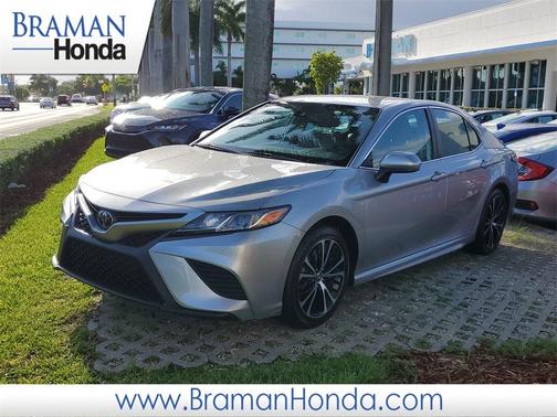 2020 Toyota Camry SE