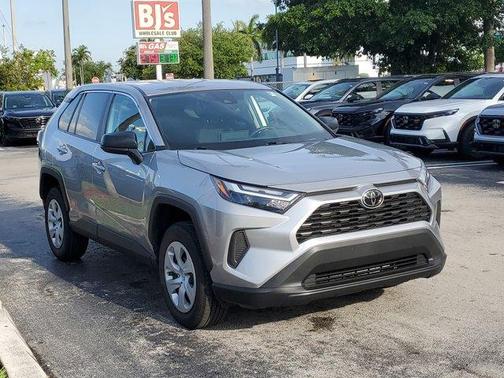 2025 Toyota RAV4 LE