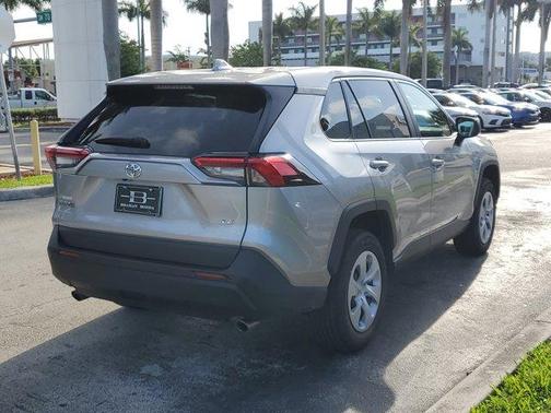2025 Toyota RAV4 LE