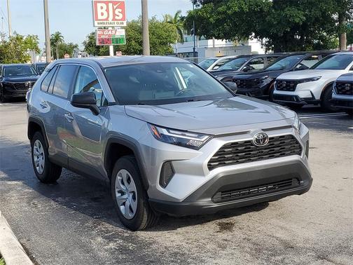 2025 Toyota RAV4 LE