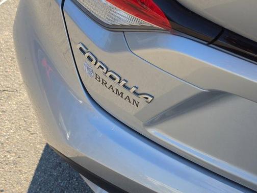 Classic Silver Metallic 2021 Toyota Corolla LE