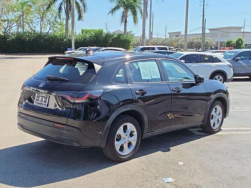 Crystal Black Pearl 2023 Honda HR-V LX