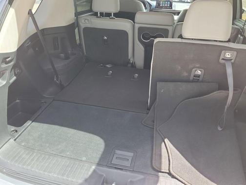 Lunar Silver Metallic 2023 Honda Pilot EX-L 8-Passenger