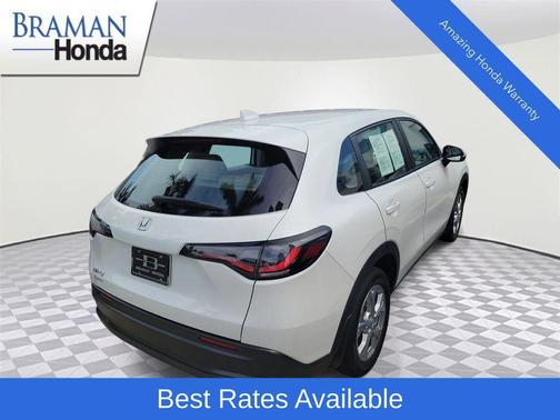 Platinum White Pearl 2024 Honda HR-V LX