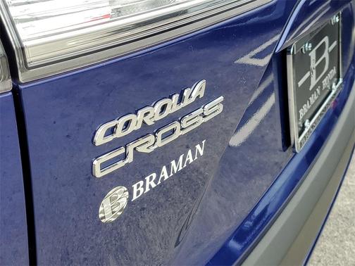 2024 Toyota Corolla Cross LE