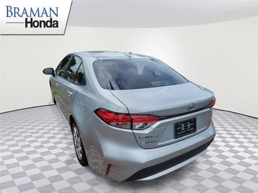 Classic Silver Metallic 2021 Toyota Corolla LE
