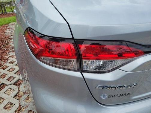 Classic Silver Metallic 2021 Toyota Corolla LE