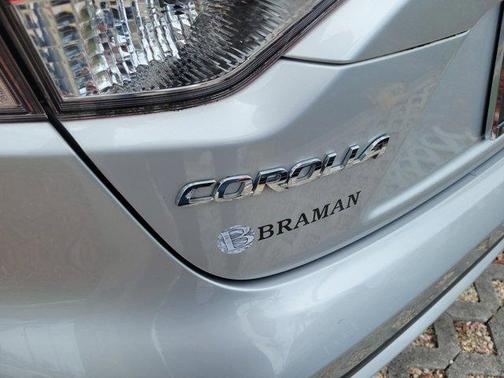 Classic Silver Metallic 2021 Toyota Corolla LE