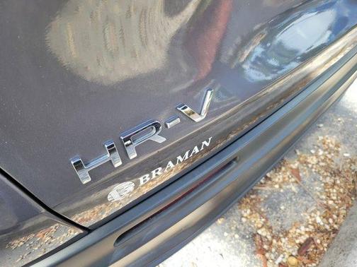 Modern Steel Metallic 2024 Honda HR-V LX