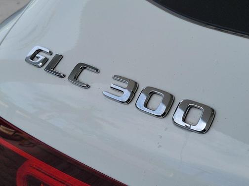 Polar White 2022 Mercedes-Benz GLC 300 Base
