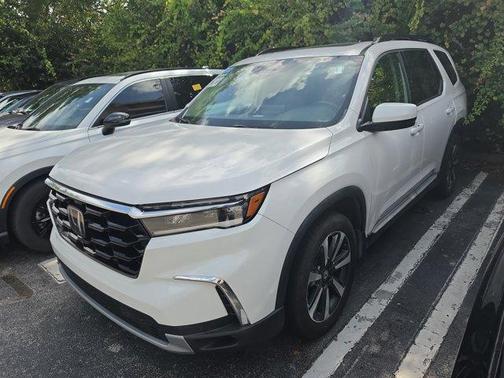 Platinum White Pearl 2023 Honda Pilot Touring