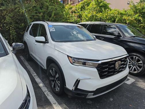 Platinum White Pearl 2023 Honda Pilot Touring