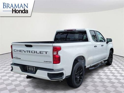 Summit White 2023 Chevrolet Silverado 1500 Custom