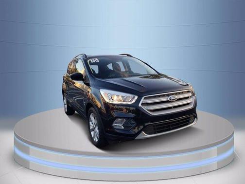Photo 3 of 35 of 2019 Ford Escape SEL