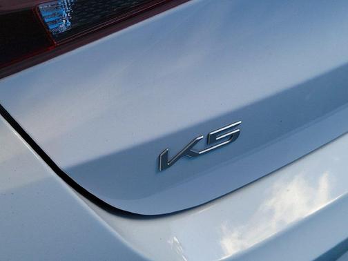 Glacial White Pearl 2024 Kia K5 GT-Line