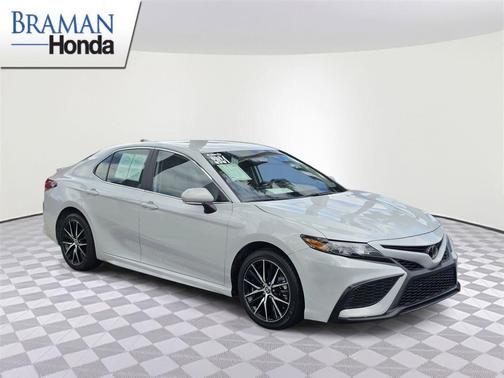 Wind Chill Pearl 2024 Toyota Camry