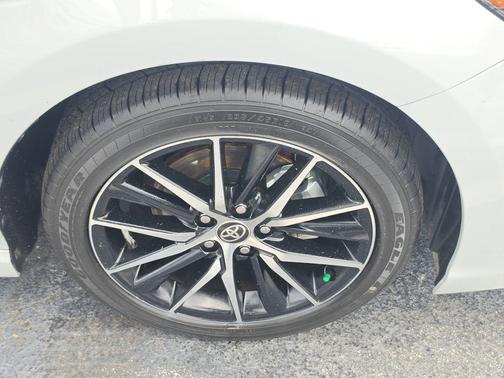 Wind Chill Pearl 2024 Toyota Camry