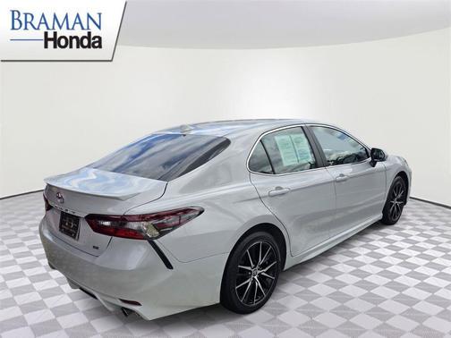 Wind Chill Pearl 2024 Toyota Camry