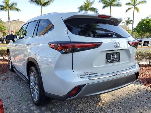 2024 Toyota Highlander Platinum