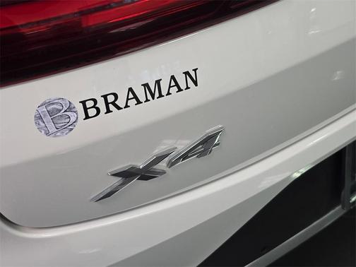 2025 BMW X4 xDrive30i