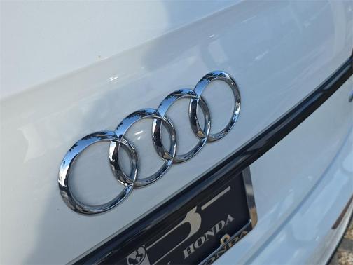 2025 Audi Q5 45 S line quattro Premium