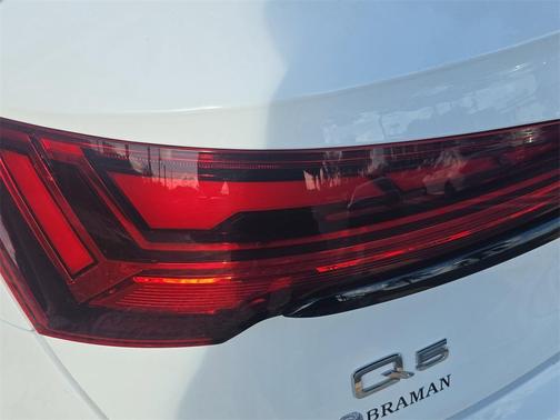 2025 Audi Q5 45 S line quattro Premium