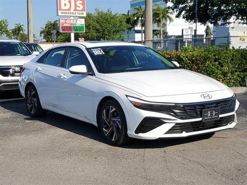 2024 Hyundai ELANTRA SEL