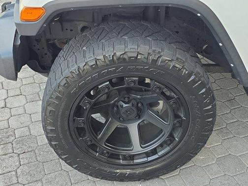 2022 Jeep Gladiator Sport