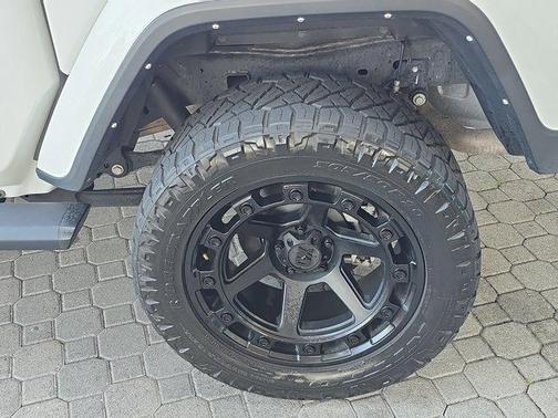 2022 Jeep Gladiator Sport