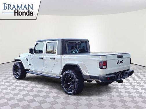 2022 Jeep Gladiator Sport