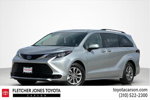 2024 Toyota Sienna LE