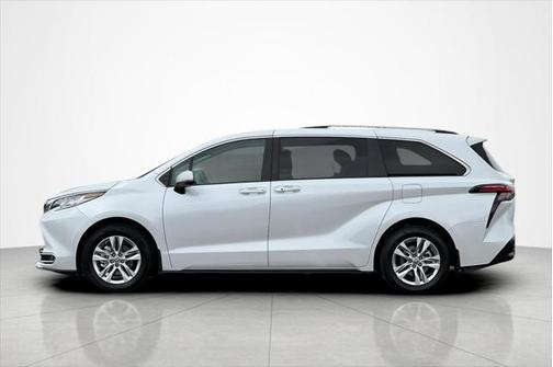 2023 Toyota Sienna Limited 7-Passenger