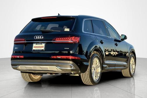 2021 Audi Q7 55 Premium Plus