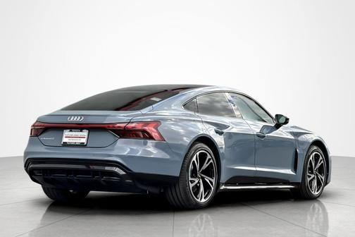 2022 Audi e-tron GT Premium Plus