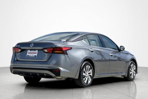 2022 Nissan Altima S FWD