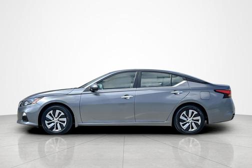 2022 Nissan Altima S FWD