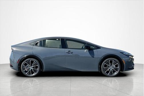 2025 Toyota Prius XLE