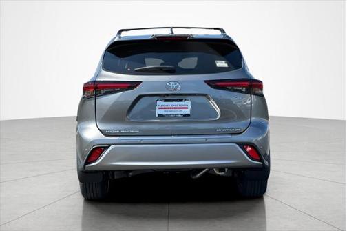 2025 Toyota Highlander Hybrid Platinum