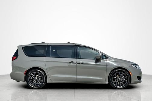 2020 Chrysler Pacifica Red S Edition