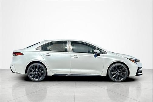 2025 Toyota Corolla Hybrid SE
