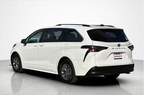 2024 Toyota Sienna LE