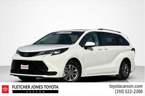 2024 Toyota Sienna LE