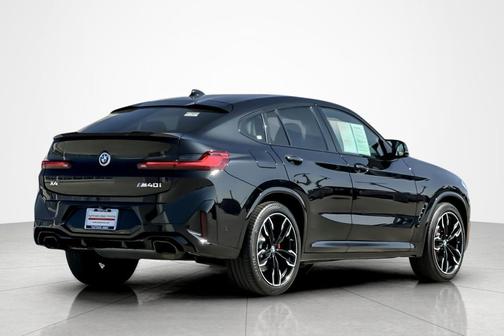 2022 BMW X4 M40i
