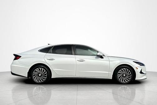 2023 Hyundai SONATA Hybrid SE