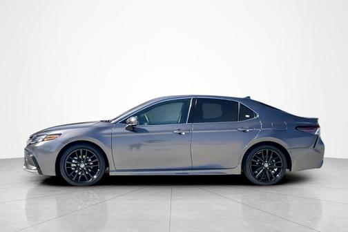 2024 Toyota Camry Hybrid SE