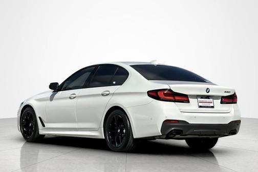 2022 BMW 530 i