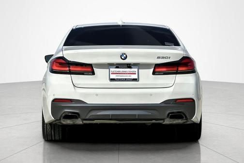 2022 BMW 530 i
