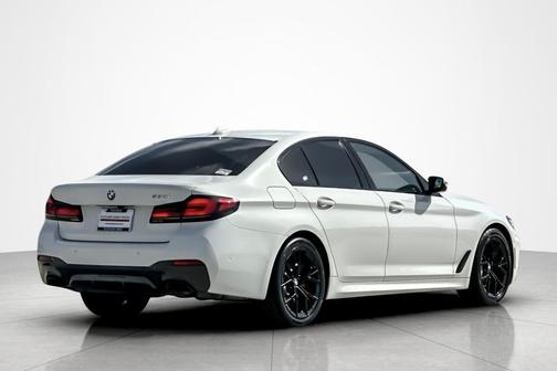 2022 BMW 530 i
